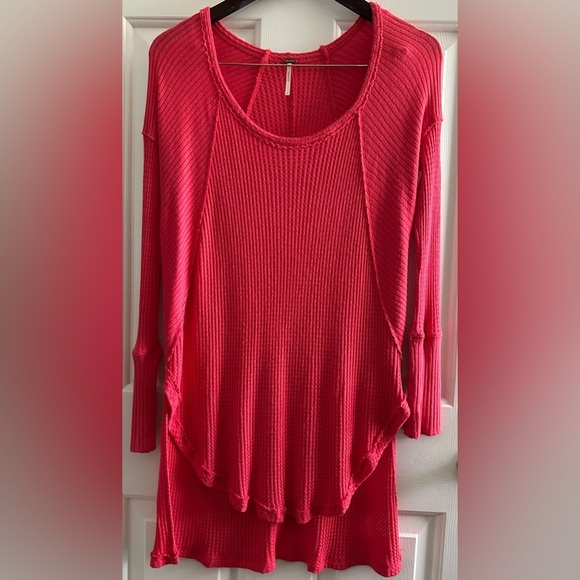 FREE PEOPLE SM Pink Ventura Drippy Thermal Waffle Weave Hi-Lo Scoop Neck Tunic - Picture 2 of 10